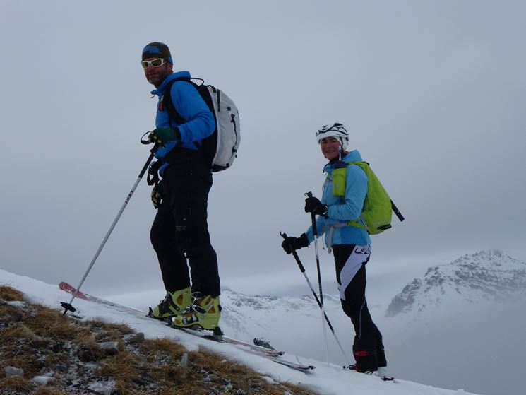 coppia di sci alpinisti