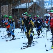 partenza di una competizione di sci alpinismo