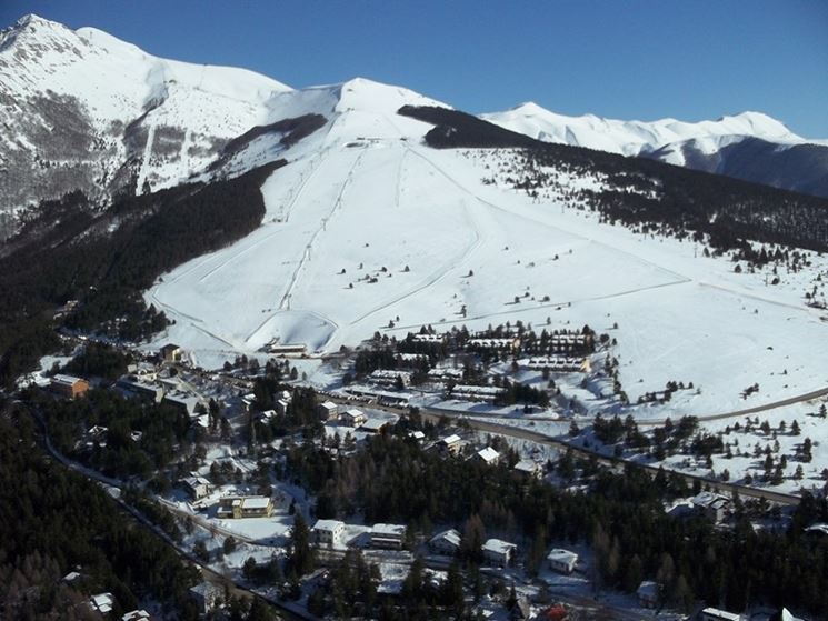 Vista panoramica del paese di Frontignano