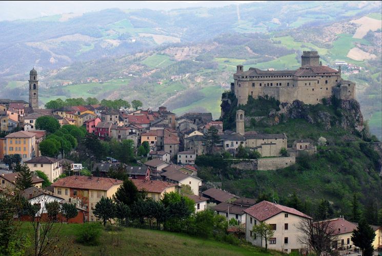 Vista panoramica del paese di Bardi