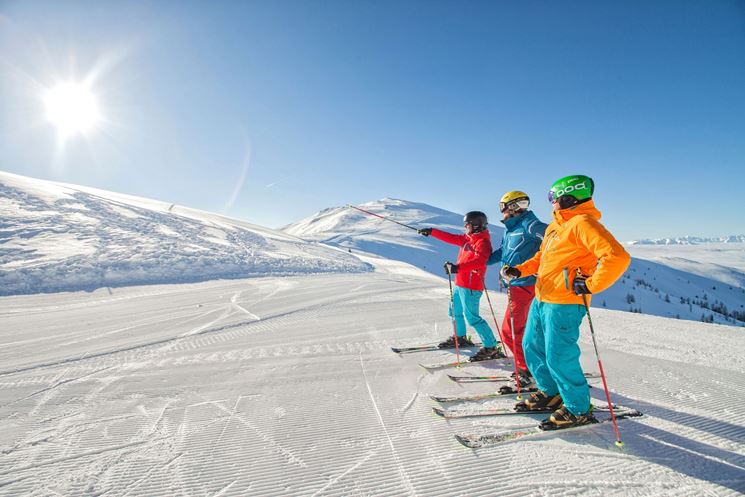 Sciatori su una pista a Bad Kleinkirchheim