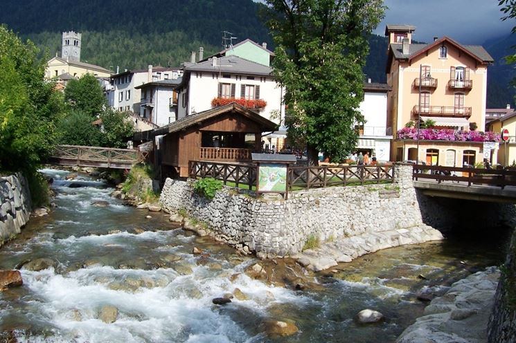 Vista del paese di Ponte di Legno