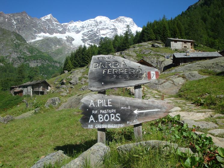 Panorama sul Monte Rosa dall'Alpe Pile