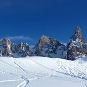 Piste da sci e montagne a Passo Rolle