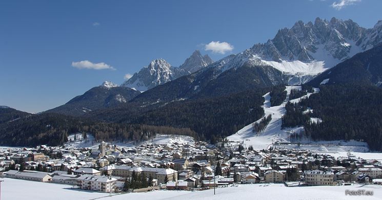 Visuale di San Candido nella neve