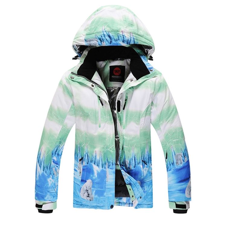 Una bella giacca colorata in perfetto stile snowboard