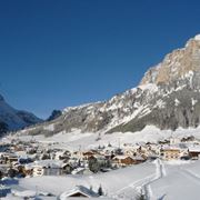 Panoramica sulla localit innevata di Colfosco