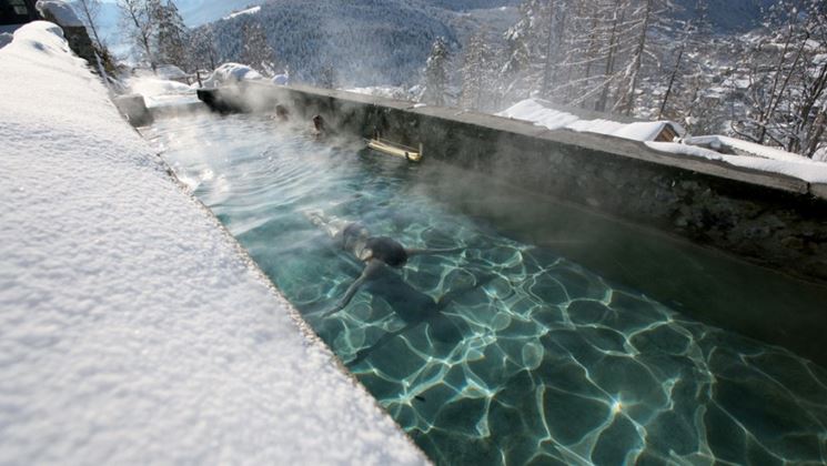 La vasca naturale di sassi delle terme di Bormio